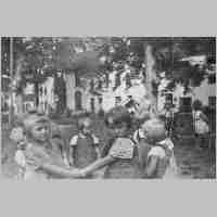 020-0109 Kapkeim 1942, im Kindergarten, Schloss Kapkeim.jpg